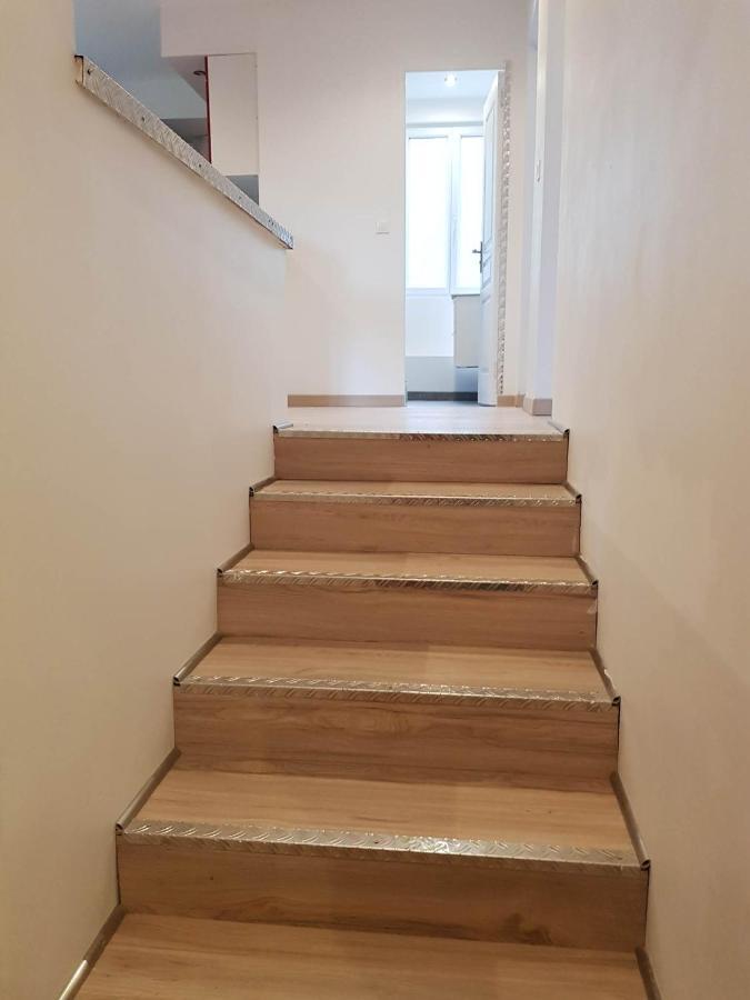 05 - Tres Joli 3 Pieces Neuf 2 Chambres, Logement Tout Equipe Pour 1 A 4 Personnes Maximum, Vue Sur Jardin Avec Parking Privatif, Grand Fourgon Possible, Tout Le Linge De Maison Est Fourni Annesse-et-Beaulieu Exterior photo